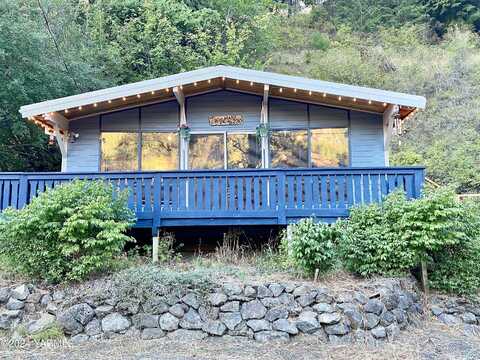 Pine Cliffs Dr, Naches, WA 98937