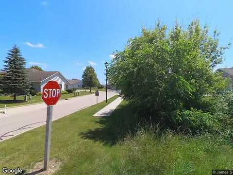 N Trailview Circle #35, Waterford, WI 53185