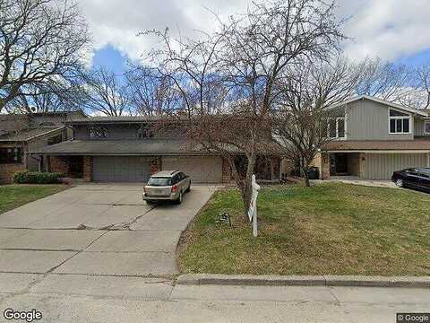 River Park Court, Wauwatosa, WI 53226