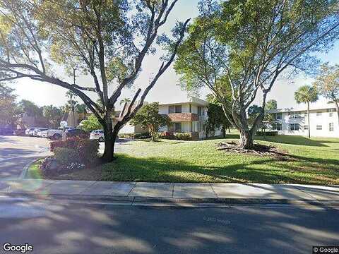 Oaks Clubhouse Dr, Pompano Beach, FL 33069