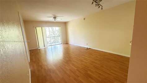 8060 Fairview Dr, Tamarac, FL 33321