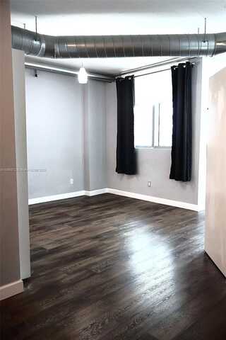 690 SW 1st Ct, Miami, FL 33130