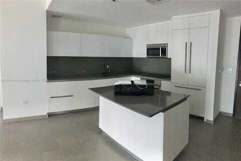 88 SW 7th St, Miami, FL 33130