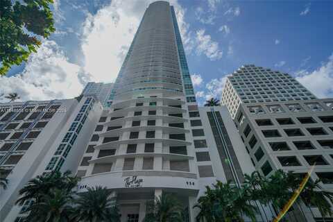 950 Brickell Bay Dr, Miami, FL 33131