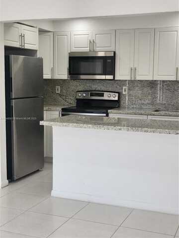 17500 NW 68th Ave, Hialeah, FL 33015