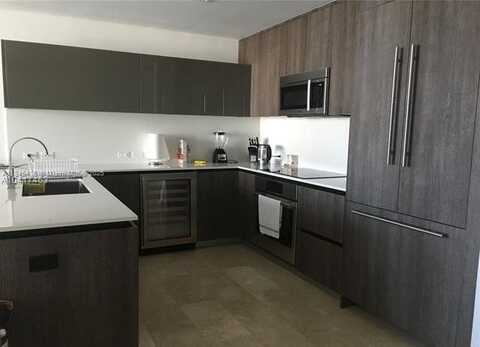 88 SW 7th St, Miami, FL 33130