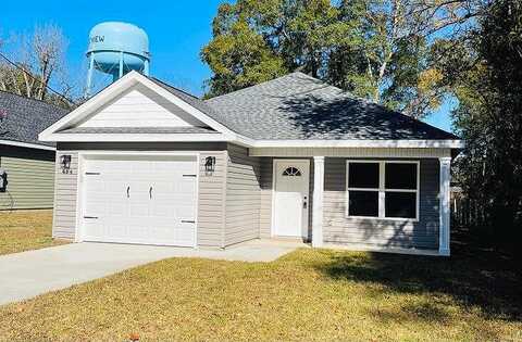 W Walnut Avenue, Crestview, FL 32536