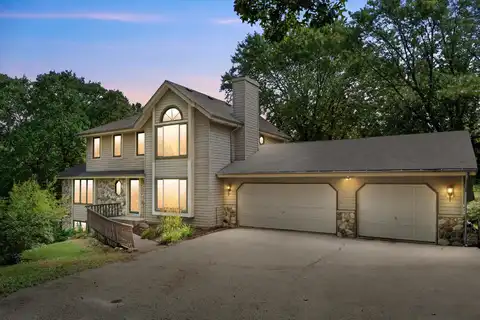 464 Caernarvon Rd, Wales, WI 53183