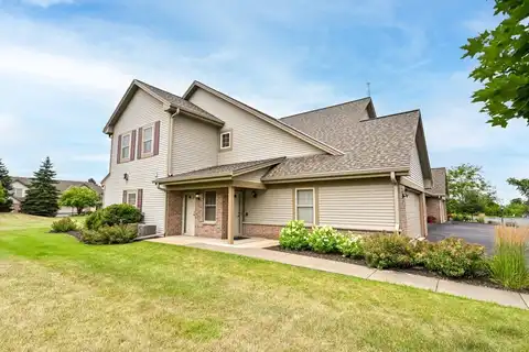 W170n5530 Ridgewood Dr, Menomonee Falls, WI 53051