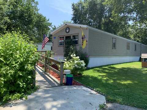 32200 45th St, Burlington, WI 53105