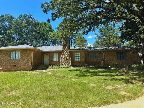 108 Wynndale Lake Road, Terry, MS 39170