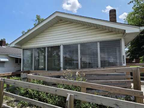 5325 E 10th Street, Indianapolis, IN 46219