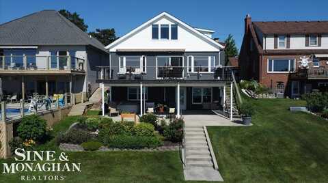 69 Gratiot, Marysville, MI 48040