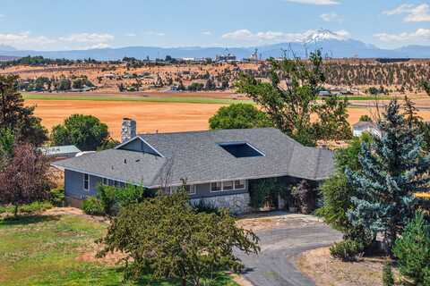 1228 NE Brown Drive, Madras, OR 97741