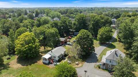 138-r High St, Danvers, MA 01923