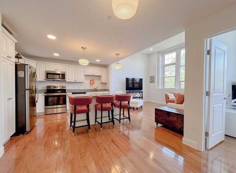 18 Eagle Nest, Clinton, MA 01510