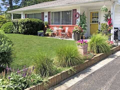 28 Maryland Avenue, Whiting, NJ 08759