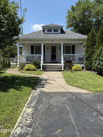 34 Whalepond Road, Oakhurst, NJ 07755