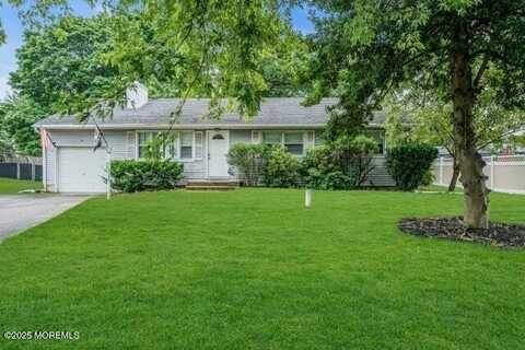 5 Parkway Drive, Toms River, NJ 08753