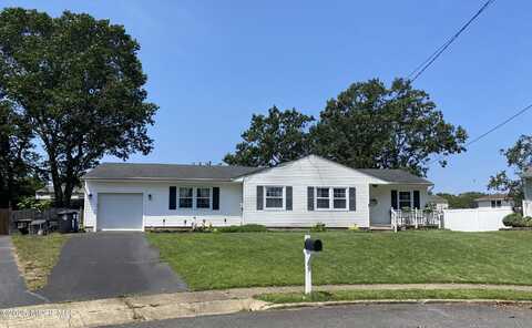 5 Selena Place, Toms River, NJ 08753