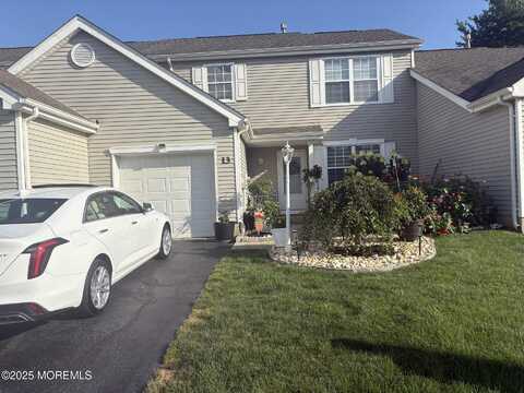 13 Perri Road, Freehold, NJ 07728