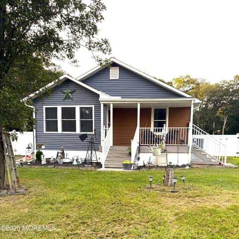 30 Swain Avenue, Toms River, NJ 08755