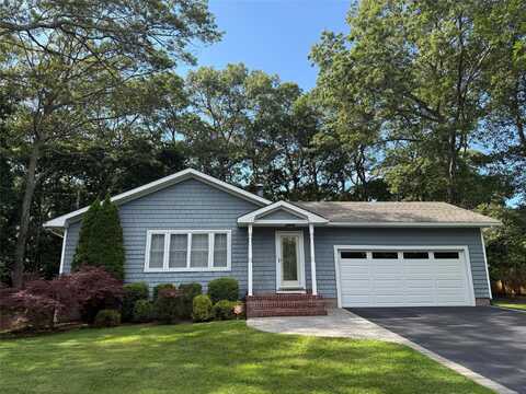 17 E Moriches Boulevard, East Moriches, NY 11940