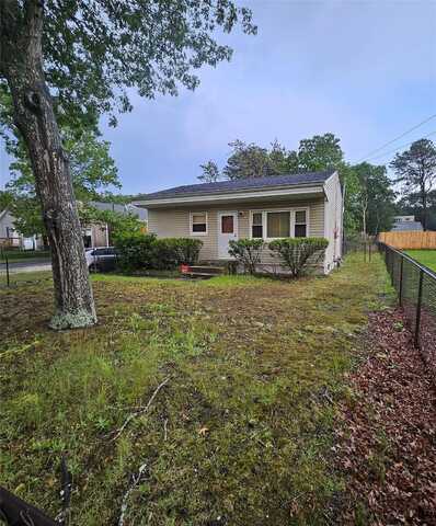83 Priscilla Avenue, Riverhead, NY 11901
