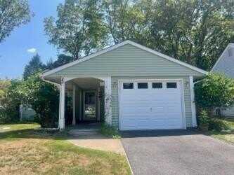 190 Edinburgh Drive, Ridge, NY 11961