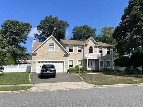 5 Pine Street, Plainview, NY 11803