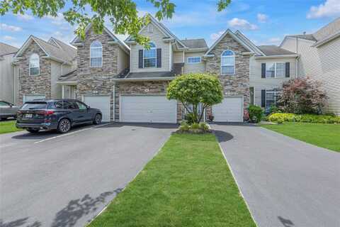 40 Mantack Path, Kings Park, NY 11754