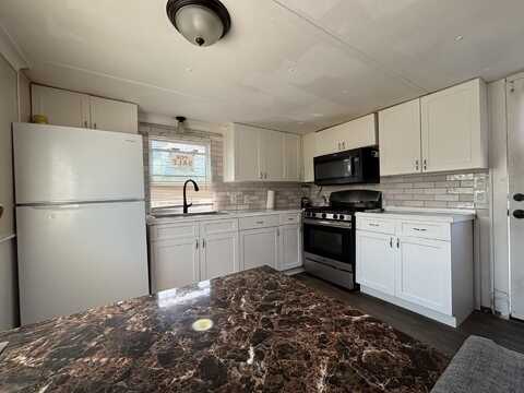 150 Main Street, Islip, NY 11751