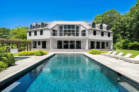 68 Fresh Pond Road, Amagansett, NY 11930