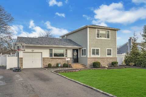 9 Orchid Lane, Commack, NY 11725