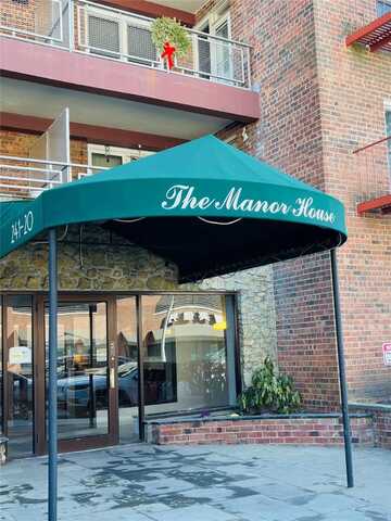241-20 Northern Blvd, Douglaston, NY 11362