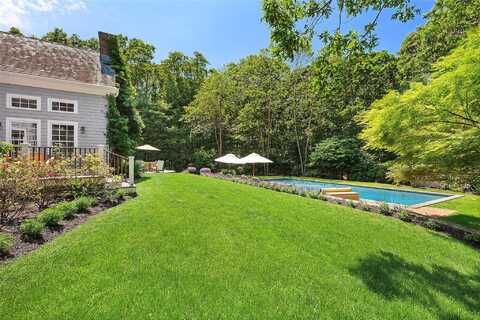 4 Barclay Court, East Hampton, NY 11937