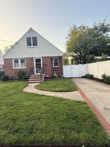 278 Lexington Avenue, West Hempstead, NY 11552