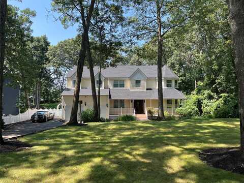 30 Lawrence Road, Kings Park, NY 11754