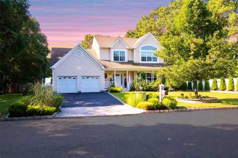 4 Dixon Street, Yaphank, NY 11980