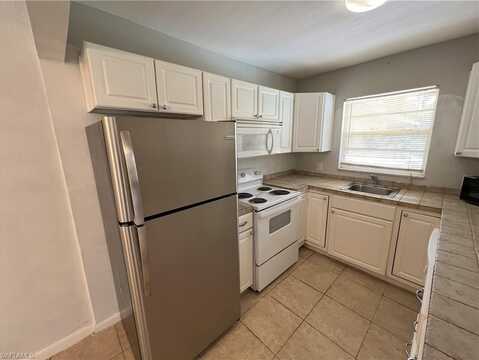 4290 Gulfstream, NAPLES, FL 34112