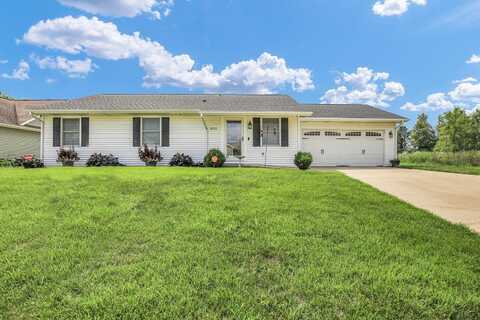 1022 N Fox Run, Villa Grove, IL 61956