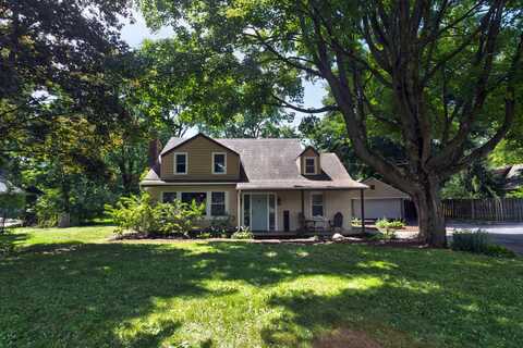 483 E Crystal Lake Avenue, Crystal Lake, IL 60014
