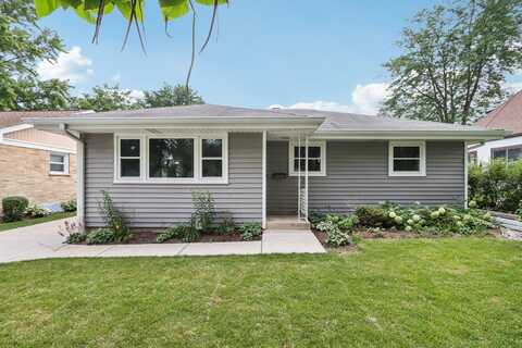 324 N SHADDLE Avenue, Mundelein, IL 60060