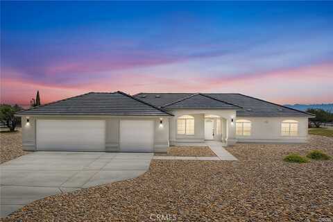 8569 Oakwood Avenue, Hesperia, CA 92345