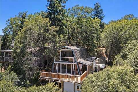 261 Davos Court, Crestline, CA 92325