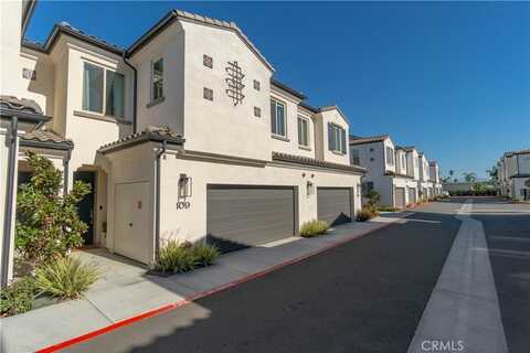 17532 Cameron Lane, Huntington Beach, CA 92647