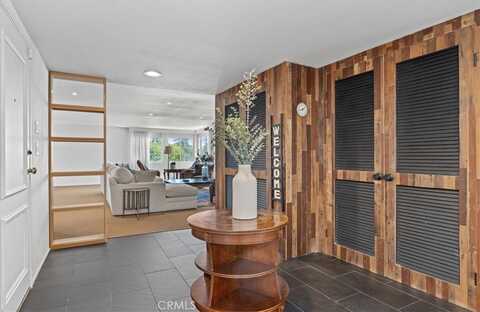 5050 Coldwater Canyon Ave, Sherman Oaks, CA 91423