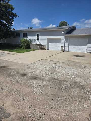 211 S Center St, Tilden, NE 68781
