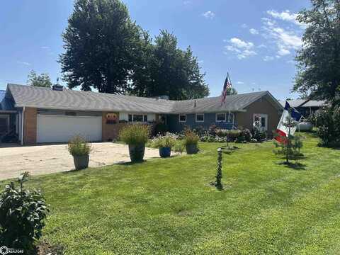 104 S Highland St, Russell, IA 50238