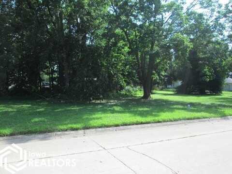 216 4Th Avenue NE, Belmond, IA 50421